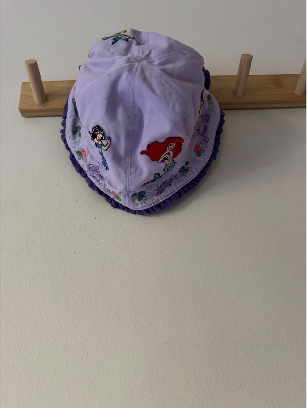 Vintage purple Walt Disney world princess patch bucket hat